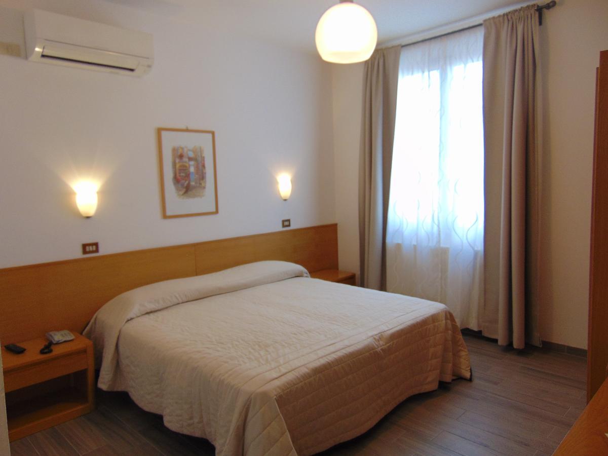 Rossana Hotel 3*
