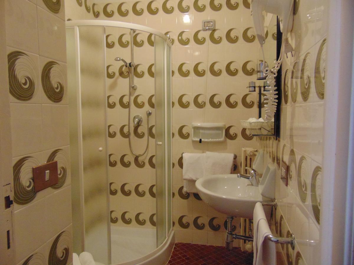 Rossana Hotel 3*