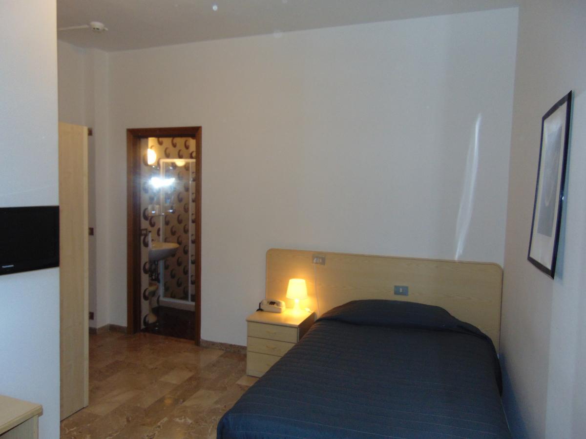 Rossana Hotel 3*